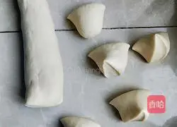 Illustration of how to make leek and tofu stuffed cake 4