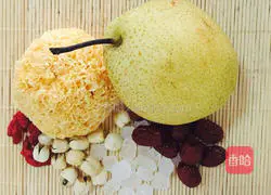 Illustration of how to make Tremella, Lotus Seed and Red Date Soup 1