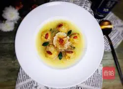 Recipe for making chrysanthemum and radish meatball soup 11