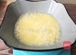 Illustration of how to make sea cucumber and egg custard 2