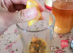 Passion Illustration of how to make fruit lemon tea 4