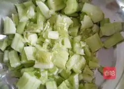 Illustration of how to make jellyfish mixed with cucumber 2