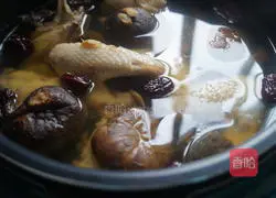 You must drink this bowl of soup to replenish your health in winter - Illustration of how to make astragalus, red dates and chicken soup 9