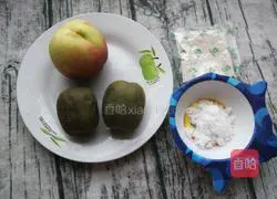 Illustration of how to make fruit lotus root starch soup 1