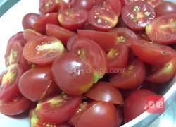 cherry tomatoes sour Illustration of how to make soup fish 1