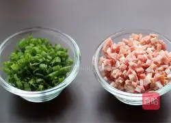 Illustration of how to make shredded onion and bacon shredded buns 5