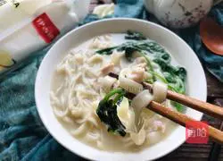 Sweet Potato Leaves and Shredded Pork Noodle Soup - Magic Flour Recipe Illustration 15