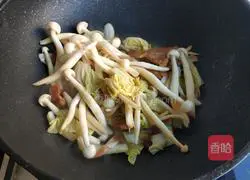 Illustration of how to make baby cabbage, seafood and mushroom meatball soup 11