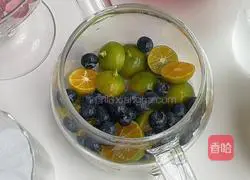 Sprite Green Orange Man Illustration of how to make cranberry drink 3