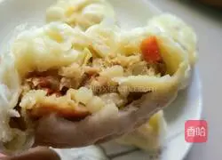 Illustration of how to make cabbage, carrot and fresh meat buns 11