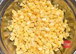 Yellow Peach, Corn and Tremella Sweet Soup Illustration 2