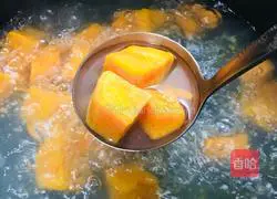 Illustration of how to make sweet potato, chicken and mustard soup 6