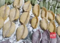 Illustration of how to make colorful beef dumplings 5