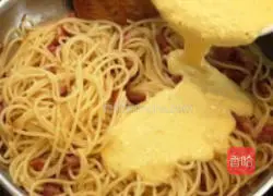 Illustration of how to make cheese and bacon pasta 7