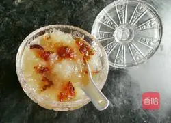 Illustration of how to make peach gum stewed with white fungus 6