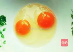 Illustration of how to make prawn, spinach and egg drop soup 6