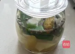 Illustration of homemade sweet and sour pickles 15