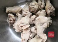 Illustration of how to make chicken wings stewed with matsutake, potatoes and kelp 7