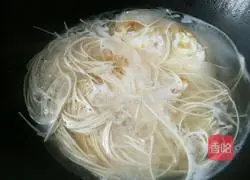 Illustration of how to make noodle soup 7