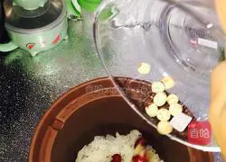 Recipe for Tremella, Snow Pear and Lotus Seed Soup 10