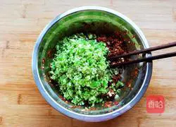 Illustration of how to make loofah and meat dumplings 8