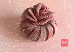 Illustration of how to make fancy steamed buns 17