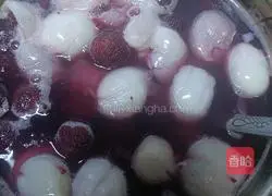 Illustration of how to make Forbidden City Bayberry and Lychee Drink 4