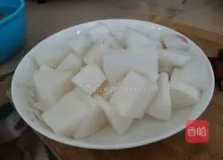 Hericium Mushroom White Radish Pork Ribs Soup Illustration 3