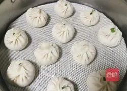 Illustration of how to make leek and egg buns 20