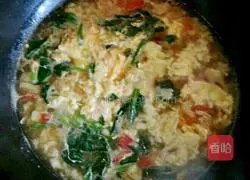 Illustration of how to make vegetable and egg noodle soup 11