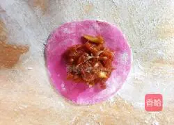 Illustration of how to make pink steamed dumplings 11