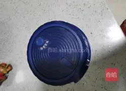 Illustration of how to make dragon fruit milkshake 8