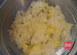 Recipe of Tremella Lily, Snow Pear and Red Date Soup 3