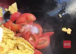 Illustration of how to make tomato and egg noodles 9