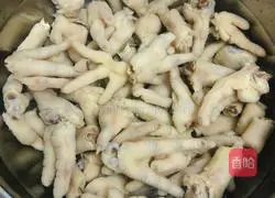 Internet celebrity Thai hot and sour chicken feet Illustration of how to do it 3