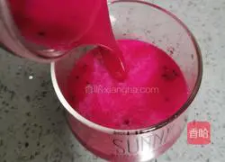 Illustration of how to make dragon fruit pulsating energy ice drink 9