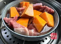 Illustration of how to stew pumpkin backbone 8