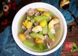 Chestnut, Radish and Pork Bone Soup Recipe Illustration 10