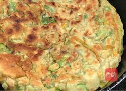 Illustration of how to make pumpkin flower cake 9