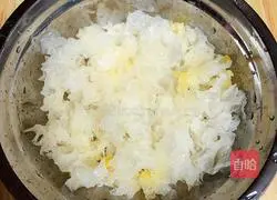 Illustration of how to make red dates, white fungus and lotus seed soup 2