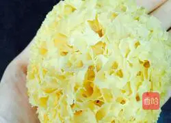 Illustration of how to make rock sugar and white fungus soup 1