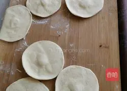 Illustration of how to make steamed buns 11