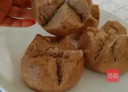 Illustration of how to make whole wheat flowering steamed buns 11