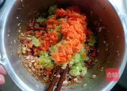 Illustration of how to make seasonal vegetable and fresh meat buns 7