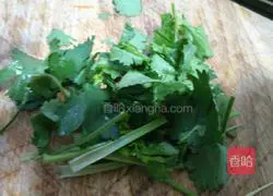 Illustration of how to make oil-soaked bean curd skin 3