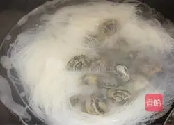 Illustration of how to make clam rice noodles 3