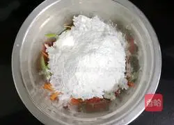 Illustration of how to make seasonal vegetable rice omelette (baby food supplement) 6