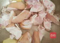 Illustration of how to make pig's feet stewed with radish 3