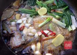 Illustration of home-cooked braised hairtail 7