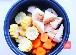 Lotus root and pork ribs soup recipe 8